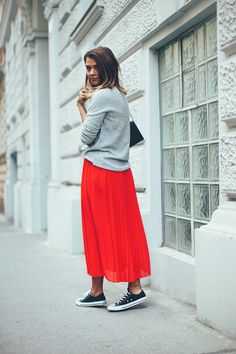 Red Skirt Outfit, Red Skirt Outfits, Grey Autumn, Preppy Fall Outfits, Comfort Fashion, Preppy Fall, Maxi Outfits, Chic Summer Outfits