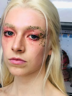 #euphoria #euphoriahbo euphoria hbo, euphoria aesthetic, euphoria bts, euphoria makeup, euphoria style, euphoria series, euphoria #hunterschafer, euphoria jules, hunter schafer euphoria, hunter schafer model, hunter schafer makeup, euphoria jules makeup Matte Make Up, Eye Make, Artistry Makeup, Colorful Makeup, Makeup Art