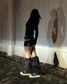 opium girl fur boots rick owens Sydney Outfits, Trashy Outfits, Aquarius Season, New Rock, Dream Style, Baby Boomer, Bold And Beautiful