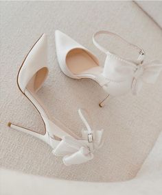 Bow Wedding Shoes, Pearl Heels, Elegant Wedding Shoes, Heels With Ankle Strap, Fairy Shoes, Bow Wedding, Stylish Wedding Dresses, Shoes Heels Classy, Wedding Shoes Bride