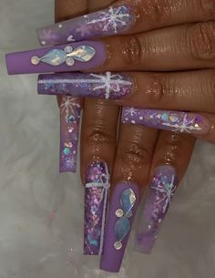 December Nails Purple, Purple Winter Nail Ideas, Purple Xmas Nails, Purple Holiday Nails, Purple Christmas Nails, Purple Winter Nails, December Nails, 2024 Nails, Pink Winter