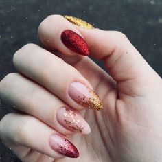 Nail Gel Christmas, Christmas Nail Ideas Simple, Christmas Nail Designs Short, Nails Inspo Winter, Party Nails Designs, Nail Art New Years, New Years Nails Acrylic, Birthday Nails Inspo, Easy Christmas Nail Designs