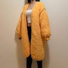 Crochet Oversized Cardigan, Handknit Cardigan, Crochet Coat Pattern, Baggy Sweater, Crochet Outfits, Outfit References, Baggy Sweaters, Crochet Edging Patterns, Crochet Clothing And Accessories