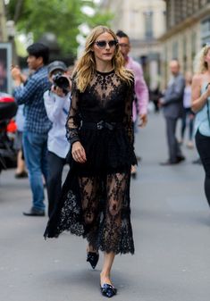 Olivia Palermo's Fall Street Style | PS Fashion Giambattista Valli Dress, Olsen Twins Style, Styling Hacks, Simple White Dress, Valentino Gowns, Olivia Palermo Style, Sheer Gown, Wang Dress, Valentino Dress