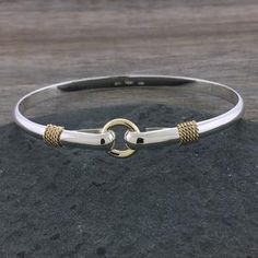 Center Circle Hook Bracelet