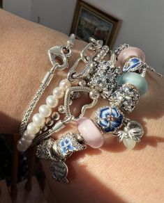 Charm Bracelet Pandora Ideas, Full Pandora Bracelet, Pandora Bracelet Aesthetic, Bracelet Pandora