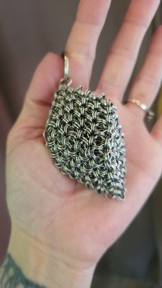 **All orders placed on or after December 3rd are not guaranteed to arrive before Christmas!! As its only me handmaking each item all available dates have been filled. I make each order in the order i receive them. My apologies for any inconvenience This squishy chainmail fidget toy is made from over 1500 rings that I attached 1 at a time. Taking approximately 12 hours to complete. ( the reference toy is the 6x6 and is the item I am basing my description from)  All of my squishys are made from stainless steel rings. I offer this in 2 sizes of rings. Small or large. This will only affect the finished size of the fidget. Not the number of rows in the fidget. Please refer to the photo above that has the 4x4 squishy in both sizes for comparison.  I've not been able to stop playing with these sq Chainmail Ring, Chainmaille Jewelry Patterns, Hand Tricks, Scale Mail, Chainmail Jewelry, Metal Working Projects, Chainmaille Bracelet, Chain Maille Jewelry, Desk Toys