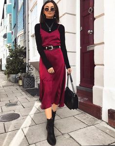 Undershirt Outfit, Slip Dress Outfit, Girly Style Outfits, Dresses Casual Winter, Slip Dresses, Bridesmaid Style, Modest Clothing, Dress Silk, Dress Bridesmaid