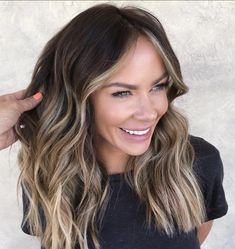 Hairstyles Brown, Brown Hairstyles, Midlength Haircuts, Shoulder Length Hair Cuts, Brown Blonde Hair, Undercut Hairstyles, Mid Length Hair, Medium Hair Cuts