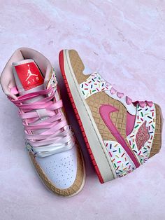 Customized Sneakers Ideas, Shoes Nike Aesthetic, Cute Shoes Sneakers, Shoe Customization, Ice Cream Shoes, High Top Jordans, Jordans Sneakers Outfit, Nike Shoes Women Fashion, Nike Products