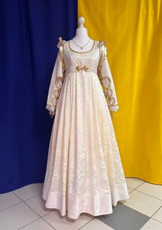 Magical Dress, Oc Outfits, Medieval Wedding, 18th Century Clothing, Italian Dress, Fairytale Fashion, Concept Clothing