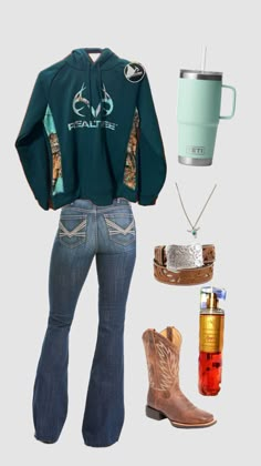 Country Outfits Women, Cute Cowgirl Outfits, Casual Country Outfits, Simple Outfits For School, Southern Outfits, Country Style Outfits, Western Wear Outfits, Cute Country Outfits, Estilo Country