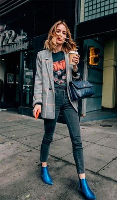 16 Outfits requetebonitos para niñas fresas Girls Blazers, Best Online Shopping Sites, Rock Outfit, Online Shopping Websites, Urban Street Style, Victoria Secrets, Autumn Street Style, Pants Blue, Vintage Pants