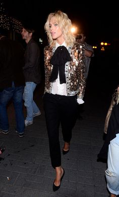 saint laurent. details Gold Sequin Jacket, Anja Rubik, Sequin Outfit, Party Fashion, Outfits Casuales, Holiday Outfits