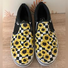 Girls, Sunflower Vans Size 5 1/2. I Am Usually A 6 1/2 In Women’s And They Fit Perfect Gently Used. Hi Top Vans, Sunflower Vans, Low Top Vans, Vans Old Skool Low, White Platform Shoes, Sk8 Hi Vans, Vans Yellow, Platform Vans, Black And White Vans