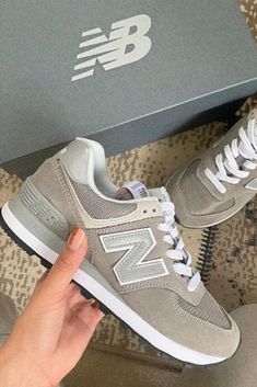 Cute New Balance Shoes, New Balance Outfit, Shoes New Balance, Trendy Shoes Sneakers, Shoe Wishlist, Fresh Shoes, Cute Sneakers, New Balance 574, Hype Shoes