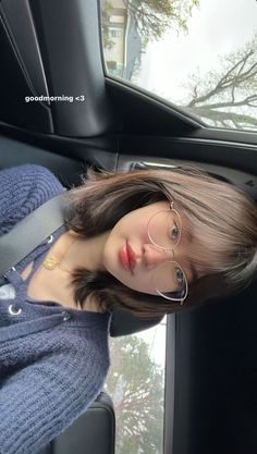 #fashion #pink #pinterest #korean Short Hair With Glasses Aesthetic, Short Hair With Bangs Women, Hairstyle Chubby Face, Haircut For Glasses, Short Hair Chubby Girl, Chubby Girl Hairstyles, Short Haircuts Asian, Aesthetic Short Hair With Bangs, Short Haircuts With Glasses