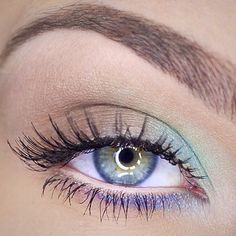 Spring Eye Makeup, Eyeliner Tips, Makeup Hacks, Web Images, Spring Makeup, Blue Eyeshadow