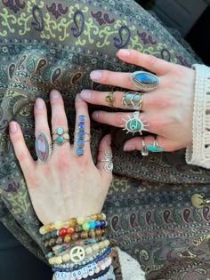 Blue Hippie Jewelry, Cute Hippie Jewelry, Hippies Bracelets, Hippie Rings Aesthetic, Boho Hippie Jewelry, Hippie Bracelets Diy, Diy Hippie Earrings, Hippie Piercings