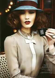 Look Gatsby, Mode Editorials, Great Gatsby Fashion, Gatsby Style, 20s Fashion, Wearing A Hat, The Great Gatsby