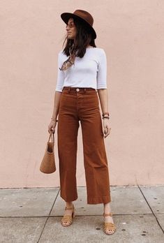 Earth Tone Chic Outfits, High Waisted Brown Pants Outfit, Fall Boho Work Outfits, Boho At Work Outfits, Terra Cotta Outfit, Crunchy Business Casual, Boho Professional Outfits, Summer Clothing Trends 2024, Boho Office Outfits