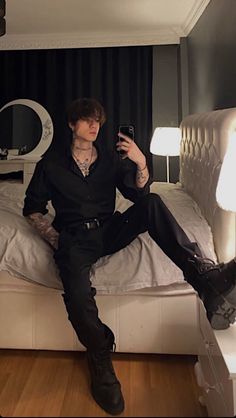 Male Outfits Aesthetic, Bad Boy Outfits, Black Dress Outfit Casual, Bad Boy Style, Black Outfit Men, Aesthetic Outfits Men, Black Dress Outfits, Dark Outfits, Guys Clothing Styles