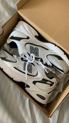 Nb Shoes, Mens Outfit Inspiration, Mens Fashion Casual Outfits, New Balance Sneakers, Swag Shoes