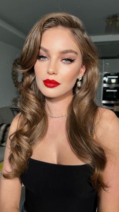 Red Lips Makeup Look, Red Lipstick Makeup, Red Lip Makeup, Bride Makeup, Bridal Hair And Makeup, Lipstick Makeup, Red Lipstick