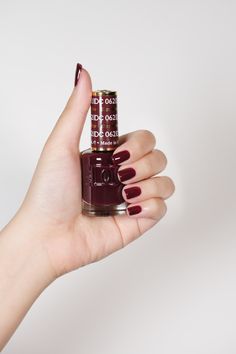 Black Cherry Nails Dnd, Dnd Sns Colors, Dnd Wine Gel Polish, Dnd 061 Wineberry, Dnd Strawberry Wine, Strawberry Wine Nails, Dnd Gel Fall Colors, Fall Dnd Nail Colors