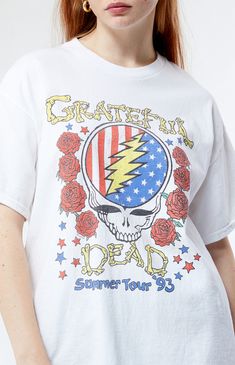 Grateful Dead Skull Flag T-Shirt Grateful Dead Skull, Skull Flag, Slim Fit Cargo Pants, The Grateful Dead, Rock T Shirts, Rock Legends, Custom Graphics, Jeans Kids, Kids Swimwear