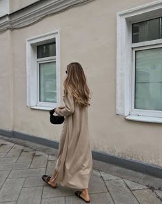 Old Money Aesthetic Women, Old Money Shoes, Rich Person, Capsule Wardrobe Women, Bank Check, Comfortable Style, Old Money Style, Aesthetic Women