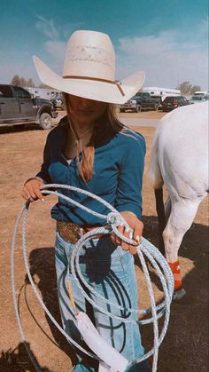 Cowgirl Pics Aesthetic, Rodeo Life Aesthetic, Rodeo Asethic Photos, Rodeo Inspo Pics, Western Photoshoot Ideas, Barrel Racing Asthetic, Roping Horse, Horse Photoshoot Ideas, Country Girl Aesthetic