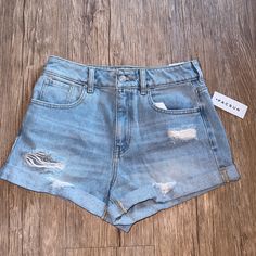 Pacsun Jean Denim Shorts Size: Women’s 26 - Fits True To Size Nwt - Excellent Condition - Never Been Worn Details: High Waisted Denim Mom Jean Shorts With Distressed Detailing. Cuffed Light Wash Jean Shorts 100% Cotton Obx Clothes, Light Blue Jean Shorts, Light Wash Jean Shorts, Mom Jean Shorts, Light Wash Denim Shorts, Pacsun Shorts, Mom Jeans Shorts, Pacsun Jeans, Light Jeans