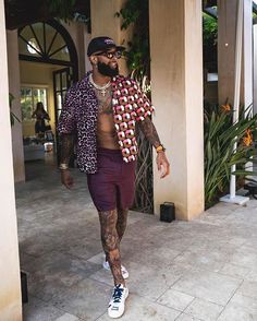 Homem de Estilo: Odell Beckham Jr – Gossip Boy Obj Fashion, League Fits, Workout Man, Black Men Fashion Urban, Festival Outfits Men, Odell Beckham, Mens Summer Outfits, Mens Casual Outfits Summer, Black Men Street Fashion