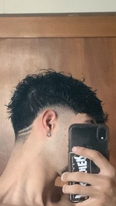 Hair Styles For Short Hair Men, Haircut For Men Short Hair, Cute Hair Designs, Back Taper Design, Fade Haircut Designs For Men, Taper Design Haircut, Haircut For Men Short, Back Taper Design Haircut, Mod Haircut