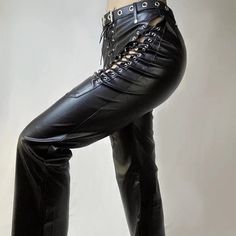 𝔇𝔢𝔱𝔞𝔦𝔩𝔰: Style: Goth, Darkwear, PunkMaterial: Pu Leather These snake dance leather pants are perfect to flatter your body and add drama to your look. It's versatile to match your dark wardrobe and fits your body very well. Enjoy free shipping with a purchase of over 80$ SIZE WAIST HIP LEGS 27 in 35 in 21 inM 28 in 37 in 22 inL 30 in 39 in 23 inItem measured by hands may have 1-2 in differences.SIZE WAIST HIP LEGS 68 cm 90 cm 54 cmM 72 cm 94 cm 56 cmL 76 cm 98 cm 58 cmItem measured by hands ma... Decendants Costume, Fitted Alternative Style Leather Pants, Leather Pants Aesthetic, Black Gothic Leather Pants For Concerts, Fitted Gothic Leather Pants For Streetwear, Goth Leather Pants, Black Fitted Punk Leather Pants, Lace Up Leather Pants, Black Leather Fashion