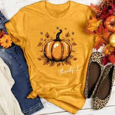 Sparkling Thankful Pumpkin Heathered Tee - Christian Lifestyle Collections Fall Tee Shirts, Faith Bracelet, Fall Shirts Women, T Shirt Outfit, Grow In Grace, Maxi Outfits, Fall Tee, Fashion Collage, Christian Tees