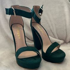 Never Worn Emerald Green High Heel Shoes Size 6, Silver Ankle Buckle Green Quinceanera Heels, Sage Green Quince Shoes, Emerald Green Quince Heels, Emerald Green Quince Shoes, Green Round Toe Sandals For Formal Occasions, Emerald Heels, Quince Heels Green, Green Suede Sandals For Party, Quince Decorations Emerald Green