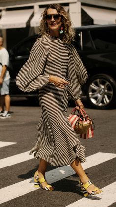 New York Fashion Week Street Style, Beige Outfit, Street Style Trends, Spring Street Style, Cool Street Fashion, Fashion Week Street Style