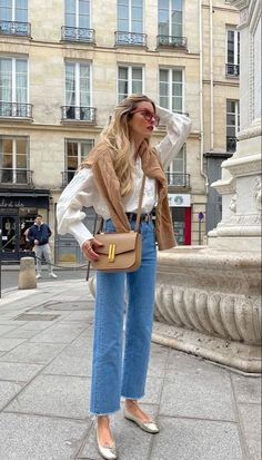 Style Chic Parisien, Pre Fall Outfits, How To Wear A Blanket Scarf, Ballet Flats Outfit, How To Wear Ankle Boots, Looks Jeans, Ankle Boots Dress, Skandinavian Fashion, Flats Outfit