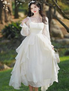 Size: S Cool White Dress, Long Flowing Dress, Fairy Inspired Wedding Dress, Dress For Midsize, Flimsy Dress, Long White Flowy Dress, Fairycore Dresses, Dress With Pearls, White Flowy Dress