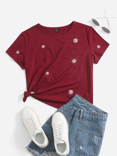 Everyday School Outfits, Cute Middle School Outfits, Middle School Outfits, Maroon Shirts, Cute Shirt Designs, Fashionista Clothes, Embroidered Shorts, Fabric Floral, Women T Shirts