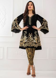 Black Sangria, Pakistani Party Wear Dresses, Velvet Dress Designs, Pakistani Party Wear, Black Embroidered Dress