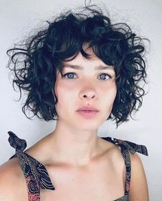 Curls Hair Styles, Hairstyle For Curly Hair, Bob Hairstyle Ideas, Tan Skin Blonde Hair, Short Curly Hairstyles, Shaggy Short Hair, Short Curly Bob