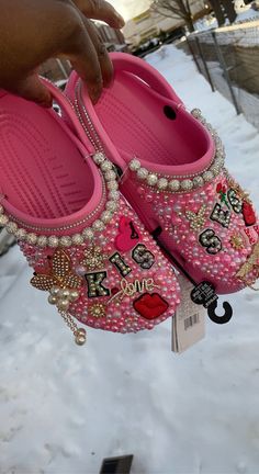 Bling Out Crocs, Blinged Out Crocs, Croc Decorations, Crocs Aesthetic, Crocs With Charms, Bling Crocs, Girls Clogs, Bedazzled Shoes, Pop Shoes