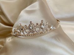 ❤ Please visit my shop for more flower girl accessories! https://www.etsy.com/shop/FromClareWithLove?ref=simple-shop-header-name&listing_id=943292124&section_id=32556451 Flower Girl Rhinestone Crystal Tiara | First Communion Tiara | Crystal Flower Girl HeadPiece One size fits most (children and adults) Not for Children 6 and Under Communion Tiara, Metal Claws, Communion Headpiece, Flower Girl Tiara, Flower Girl Headpiece, Tiara Accessories, Bridal Crown Tiara, Bridesmaid Hair Pieces, Girls Tiara