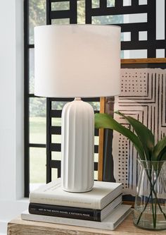 Clarkland White Table Lamp from Ashley - Luna Furniture Grey Table Lamps, Living Room Lounge, Apartment Aesthetic, Lamp Set, Buffet Lamps, Ceramic Table Lamp, American Furniture, Table Lamp Sets, White Table Lamp