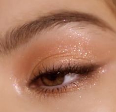 Light Makeup Looks Blue Eyes, Hoco Makeup For Orange Dress, Sparkle Wedding Makeup, Cottagecore Prom Makeup, Natural Sparkle Makeup, Prom Makeup Sparkly, Hoco Makeup Ideas For Brown Eyes, Soft Ethereal Makeup, Cute Eye Makeup Looks