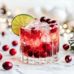 10 Easy Christmas Punch Recipes! - Slimming Violet - Recipes & Cooking Advice Easy Red Punch Recipe, Red Punch Recipes, Red Punch