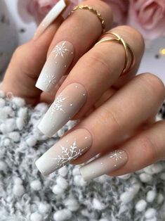 Snowflake Nails Design, Winter Designs Nails, Snow Nails Winter White, Snow Nails Acrylic, Coffin Snowflake Nails, Pretty Winter Nails Acrylic, Christmas Nails Coffin Winter, Snow Flake Nails Acrylics, Snowflake On Nails